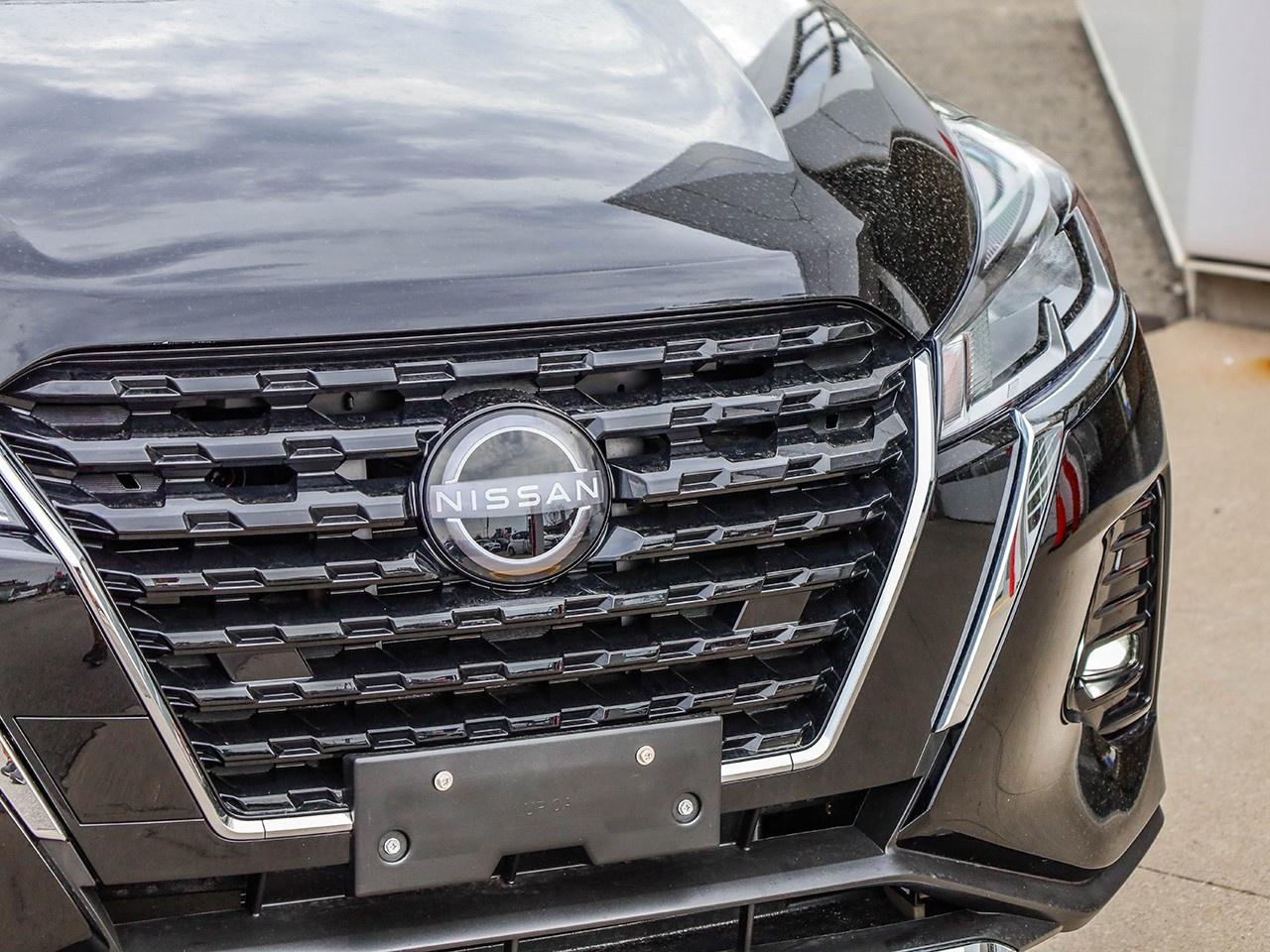 2025 Nissan Kicks Play SV Photo