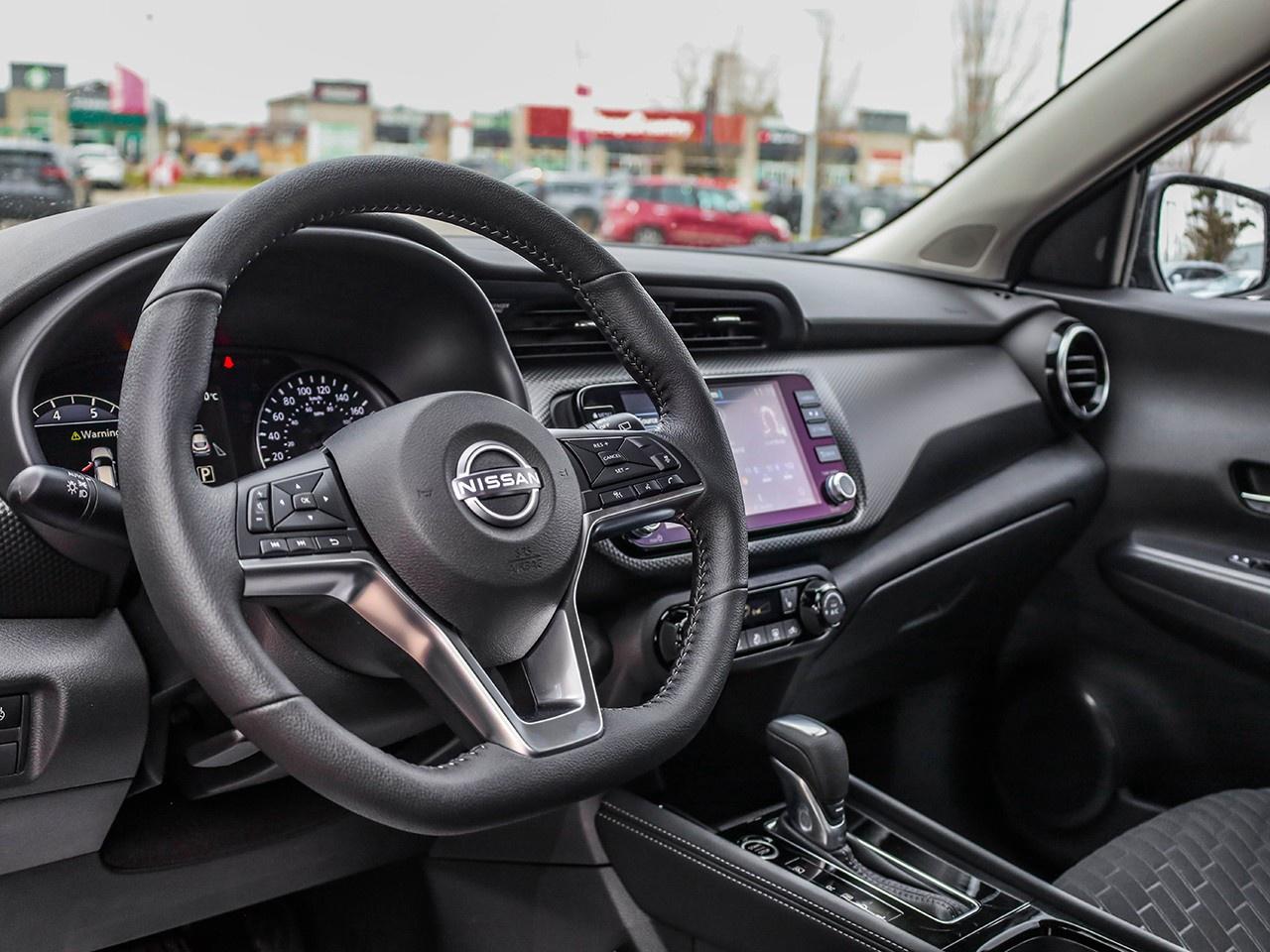 2025 Nissan Kicks Play SV Photo
