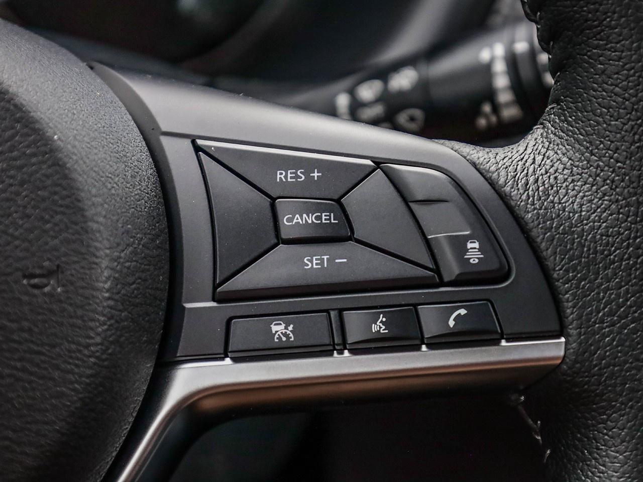 2025 Nissan Kicks Play SV Photo
