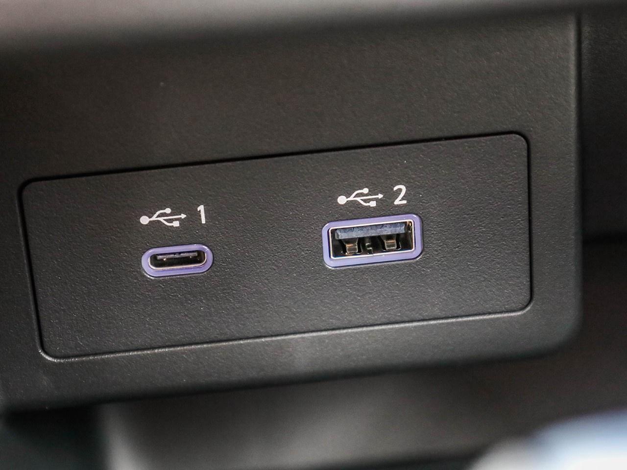 2025 Nissan Kicks Play SV Photo