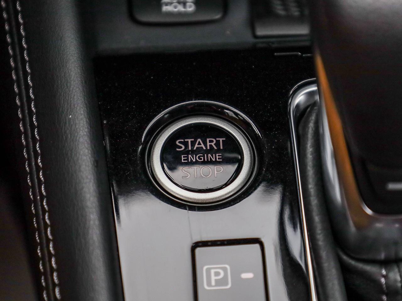 2025 Nissan Kicks Play SV Photo