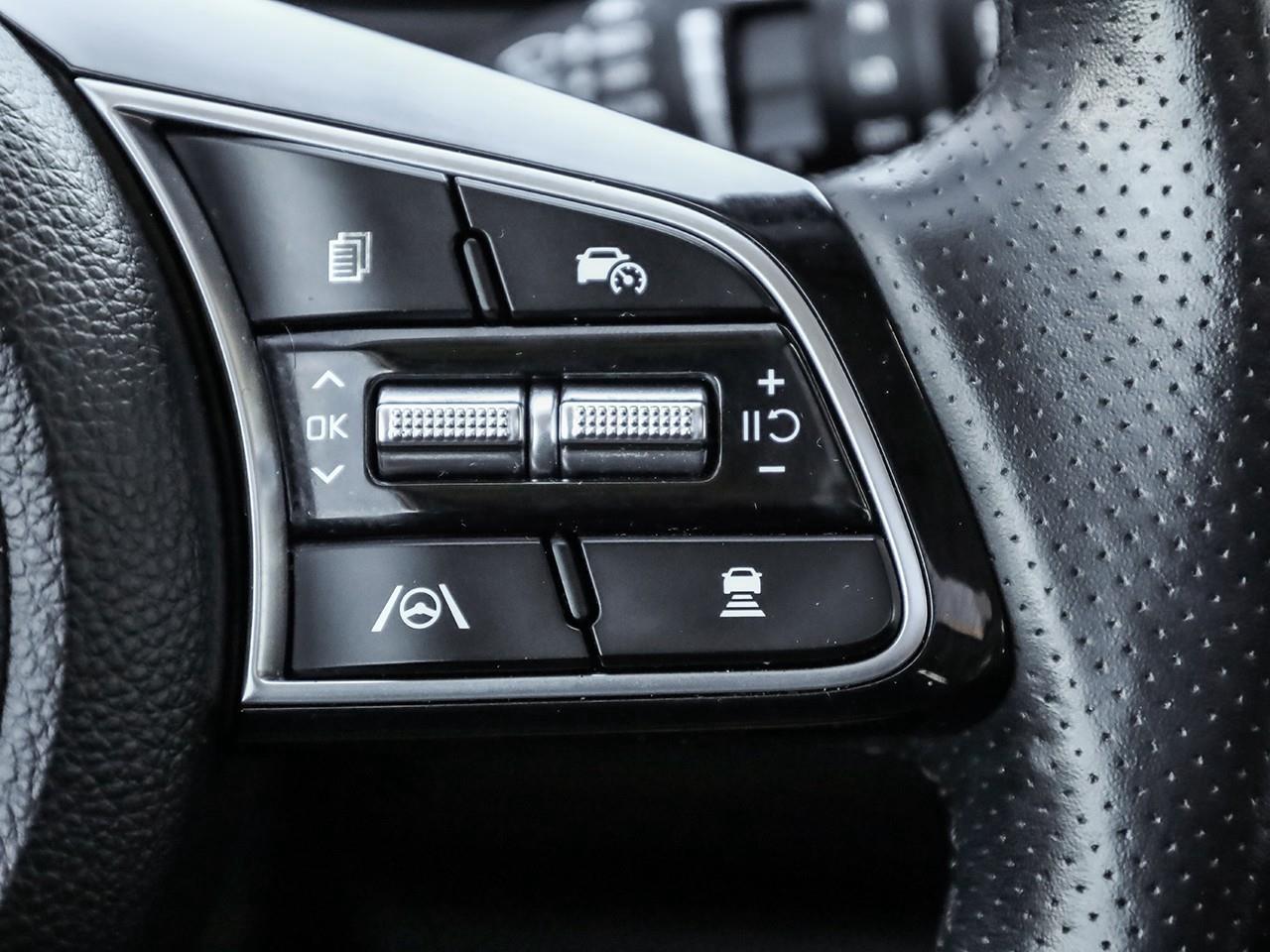 2024 Kia Seltos SX w/Black Interior AWD-BOSE PREMIUM AUDIO-LEATHER HEATED SEATS-HEATED STEERING WHEEL- Photo