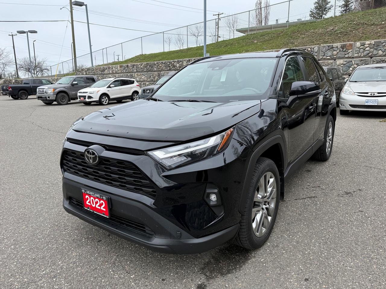 2022 Toyota RAV4 XLE Premium Photo