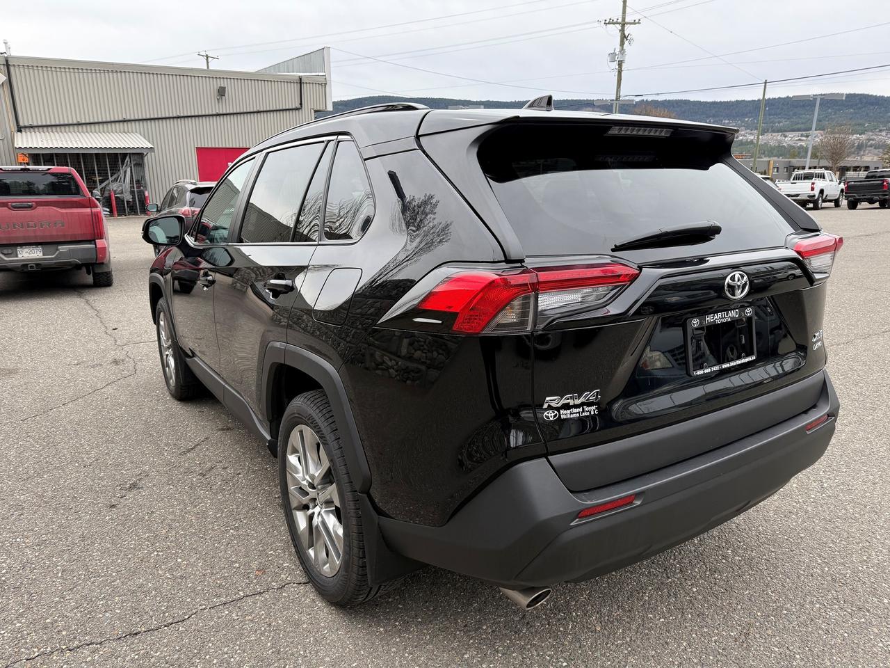 2022 Toyota RAV4 XLE Premium Photo