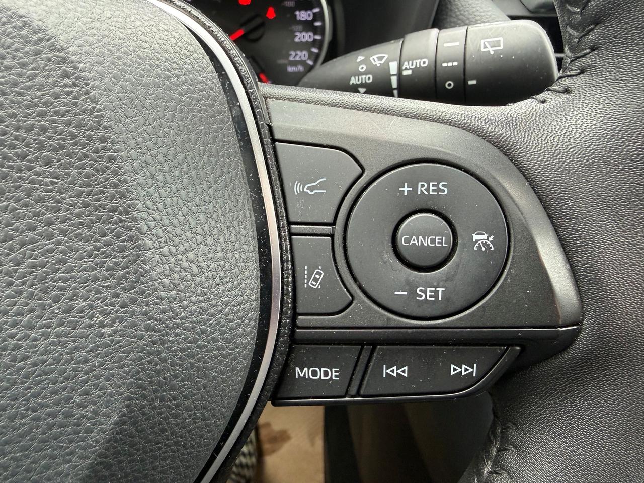 2022 Toyota RAV4 XLE Premium Photo