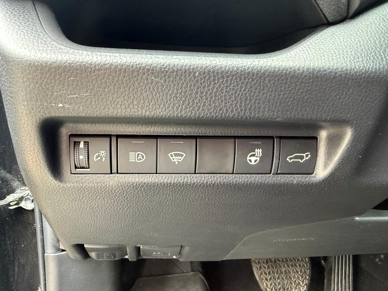 2022 Toyota RAV4 XLE Premium Photo