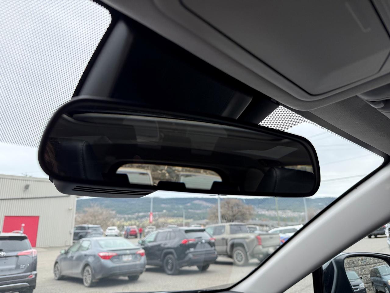 2022 Toyota RAV4 XLE Premium Photo