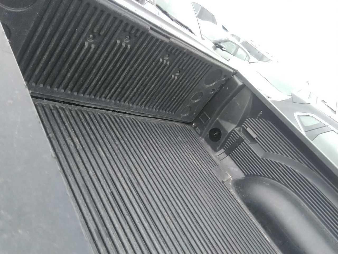 2022 RAM 1500 Classic SLT Photo2