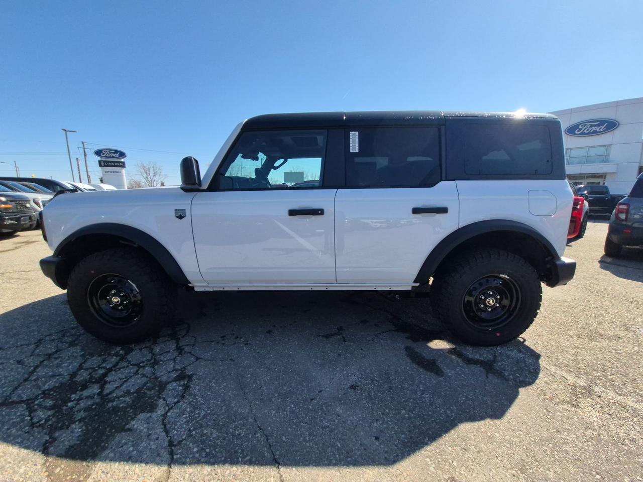 2026 Ford Bronco BIG BEND, HARD TOP, BLACK PKG, REMOTE START Photo3