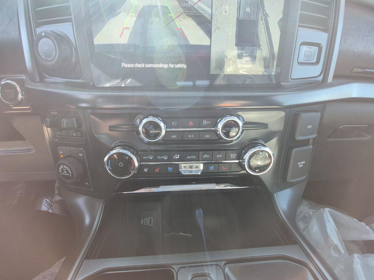 2026 Ford F-150 TREMOR, PRO POWER ONBOARD, PANO ROOF, BLUECRUISE Photo