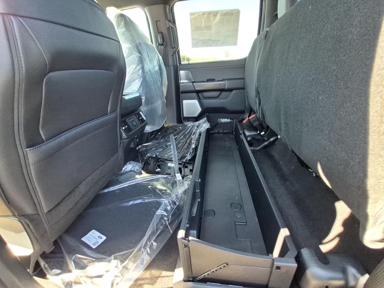 2026 Ford F-150 LARIAT, HEADS-UP DISPLAY, BLACK PKG, SPRAY-IN BED Photo