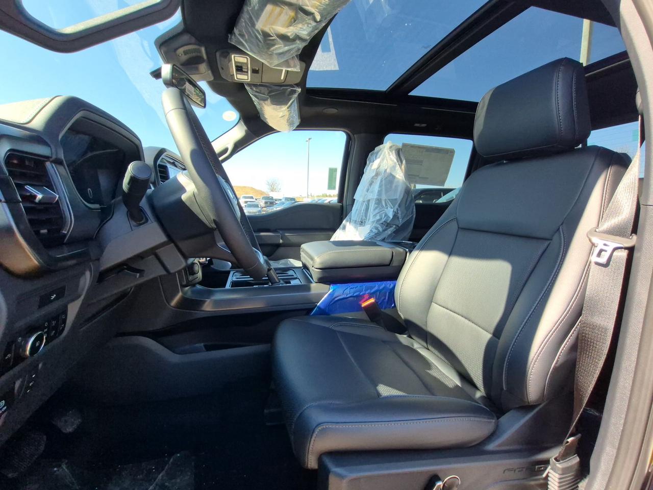 2026 Ford F-150 LARIAT, BLACK PKG, PANO ROOF, 360 DEGREE CAMERA Photo