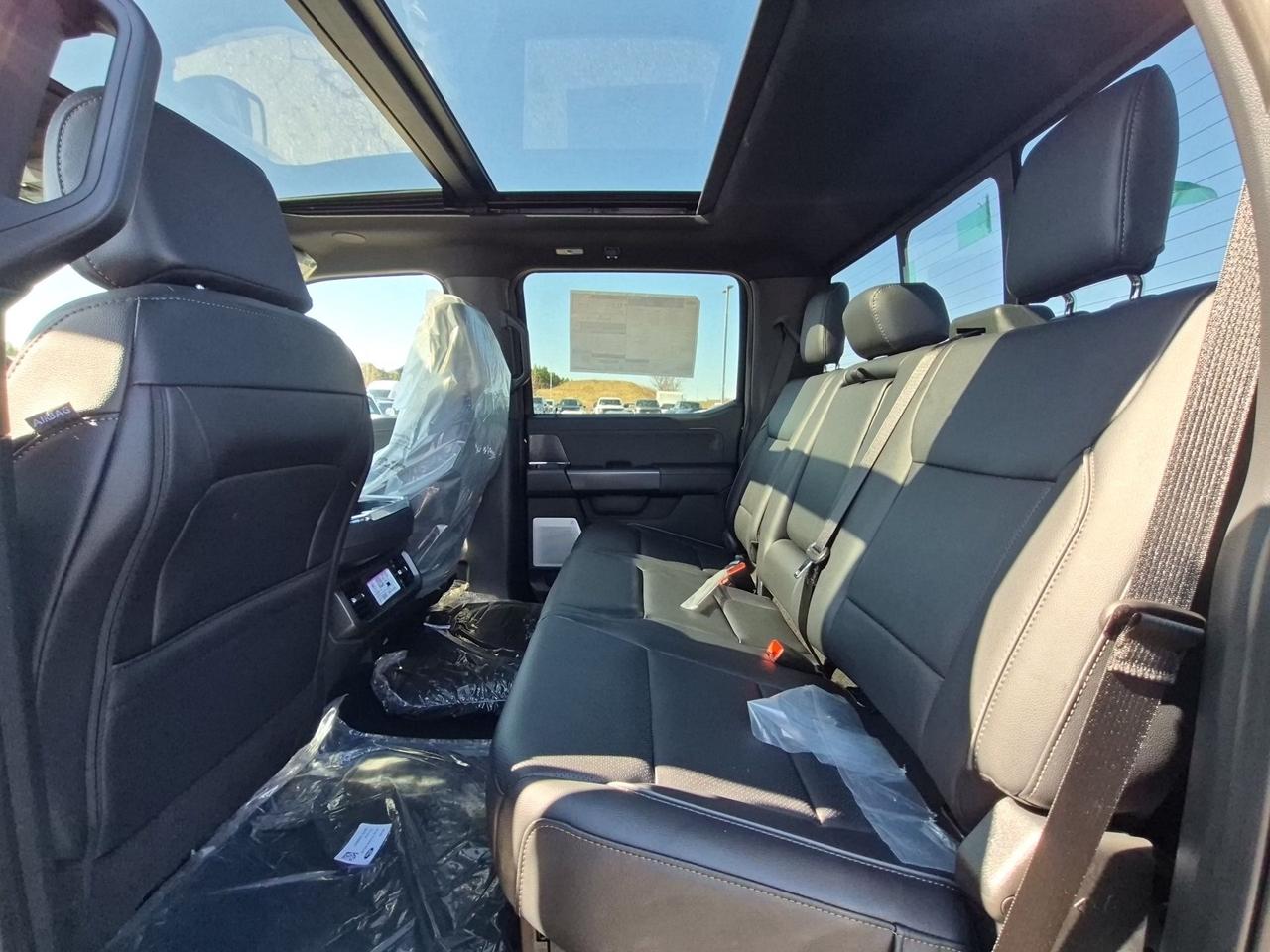 2026 Ford F-150 LARIAT, BLACK PKG, PANO ROOF, 360 DEGREE CAMERA Photo