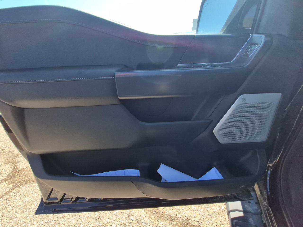 2026 Ford F-150 LARIAT, BLACK PKG, PANO ROOF, 360 DEGREE CAMERA Photo