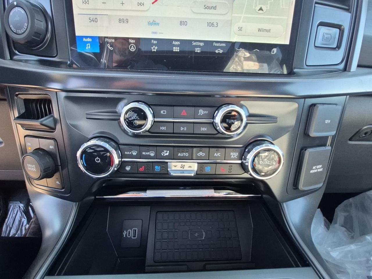 2026 Ford F-150 LARIAT, BLACK PKG, PANO ROOF, 360 DEGREE CAMERA Photo