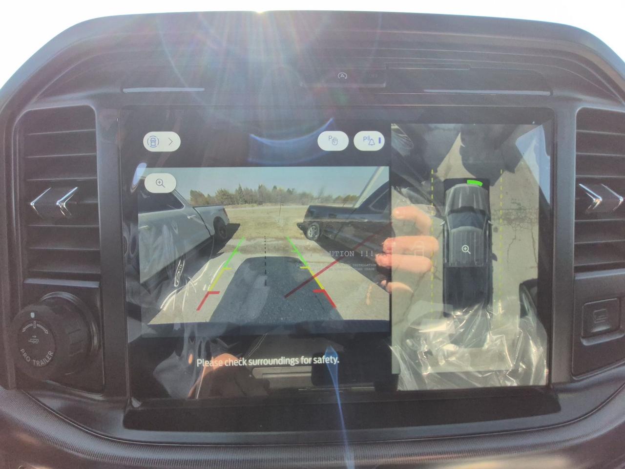 2026 Ford F-150 LARIAT, BLACK PKG, PANO ROOF, 360 DEGREE CAMERA Photo