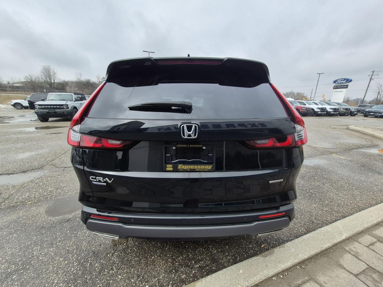 2024 Honda CR-V TOURING, HYBRID, AWD, LEATHER, LOCAL TRADE! Photo
