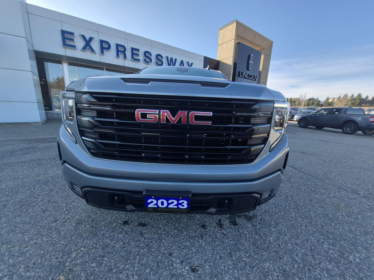 2023 Chevrolet Silverado ELEVATION! LOCAL TRADE! LIKE NEW! 20" RIMS! Photo