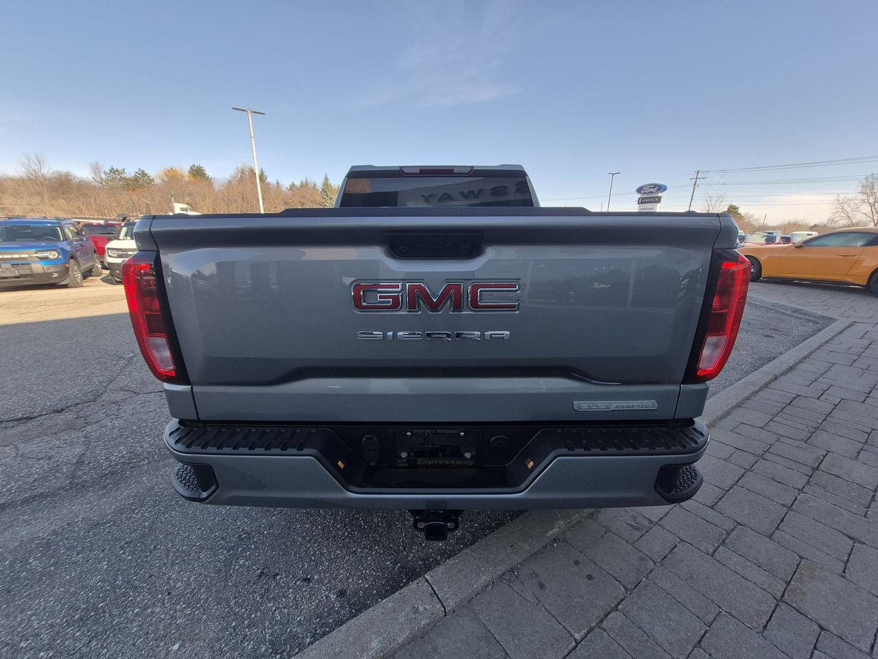 2023 Chevrolet Silverado ELEVATION! LOCAL TRADE! LIKE NEW! 20" RIMS! Photo