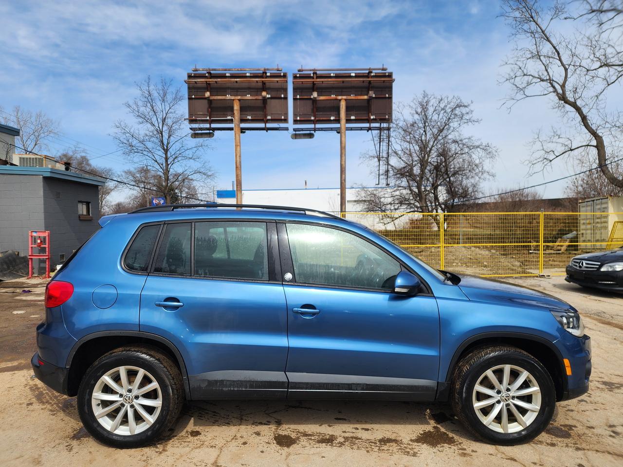 2017 Volkswagen Tiguan Wolfsburg l 75k KM | Clean & Well Maintained 🔥 Photo