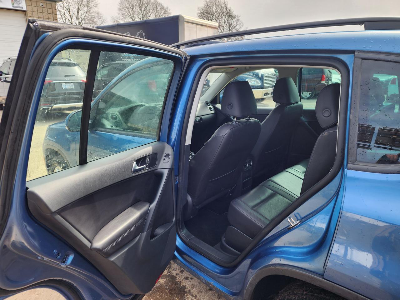 2017 Volkswagen Tiguan Wolfsburg l 75k KM | Clean & Well Maintained 🔥 Photo