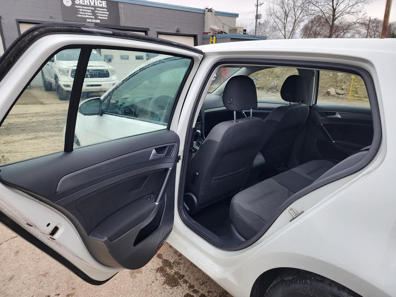 2021 Volkswagen Golf COMFORTLINE | Clean | Heated Seats | Great Value🔥 Photo