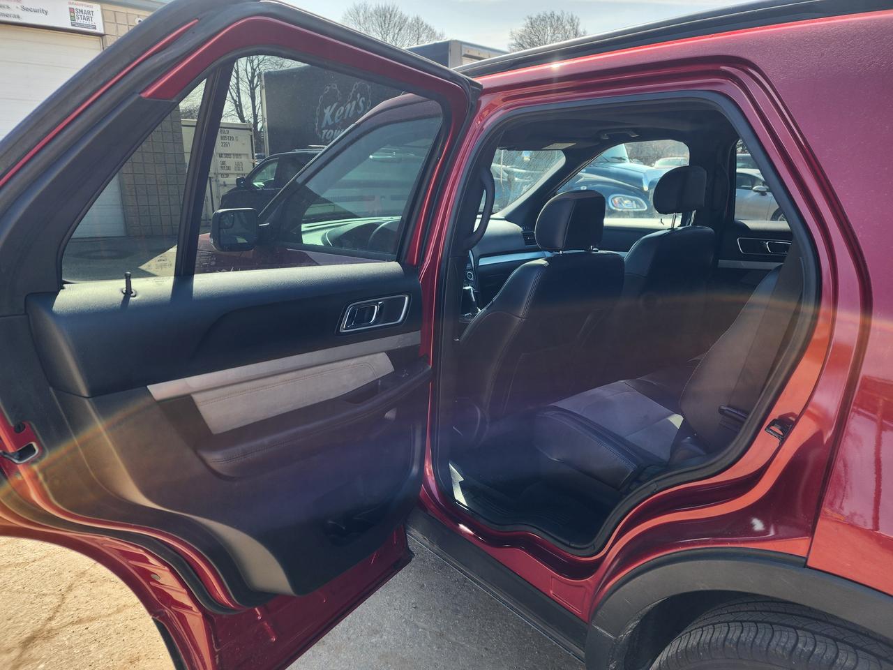 2017 Ford Explorer XLT l Mint | 7 Passenger l Family SUV l 🔥 Photo