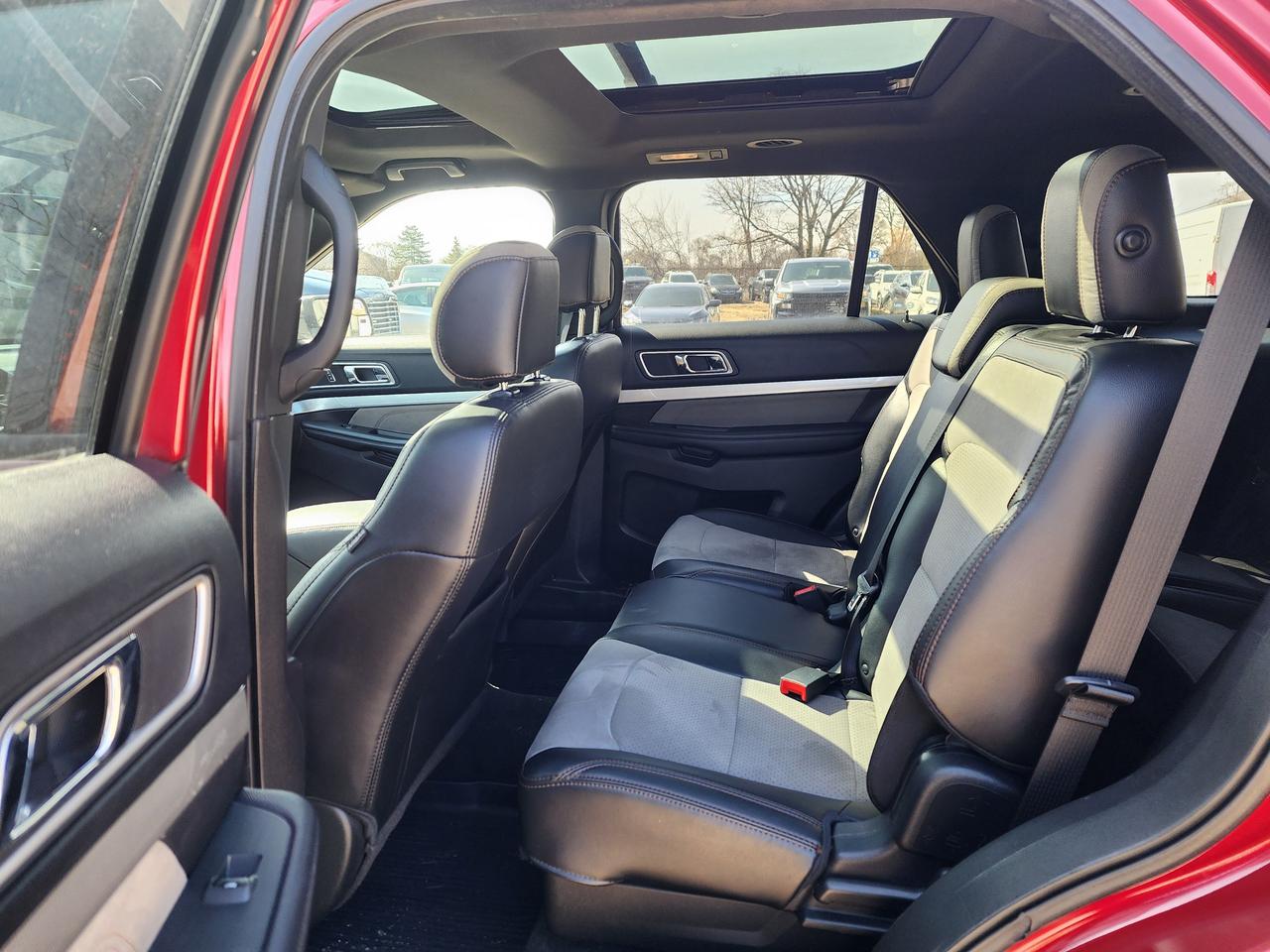 2017 Ford Explorer XLT l Mint | 7 Passenger l Family SUV l 🔥 Photo