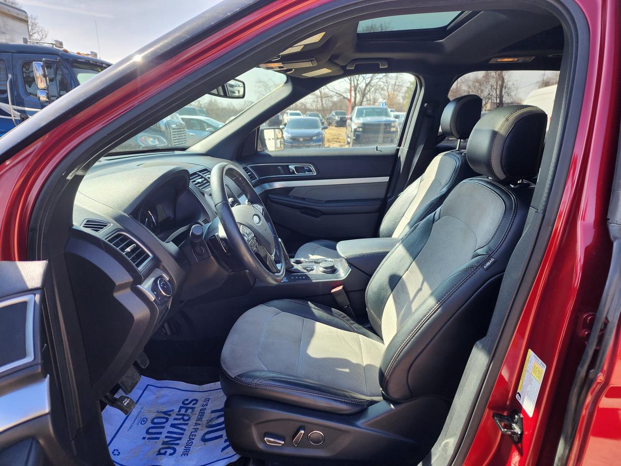 2017 Ford Explorer XLT l Mint | 7 Passenger l Family SUV l 🔥 Photo