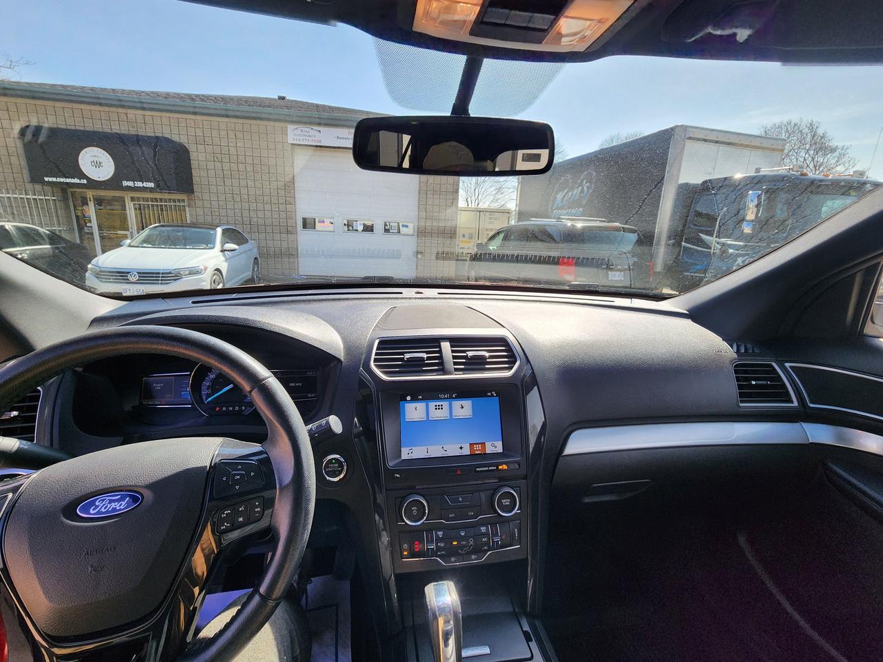 2017 Ford Explorer XLT l Mint | 7 Passenger l Family SUV l 🔥 Photo