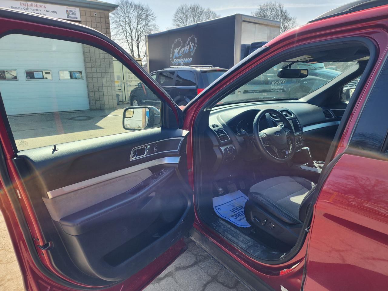 2017 Ford Explorer XLT l Mint | 7 Passenger l Family SUV l 🔥 Photo