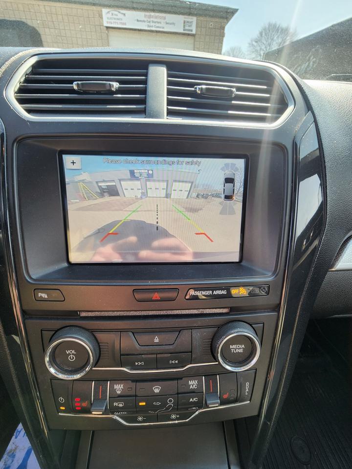 2017 Ford Explorer XLT l Mint | 7 Passenger l Family SUV l 🔥 Photo