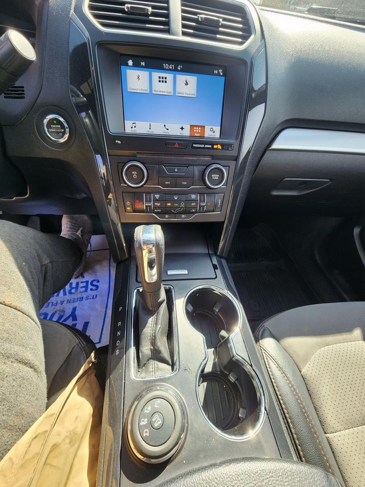 2017 Ford Explorer XLT l Mint | 7 Passenger l Family SUV l 🔥 Photo