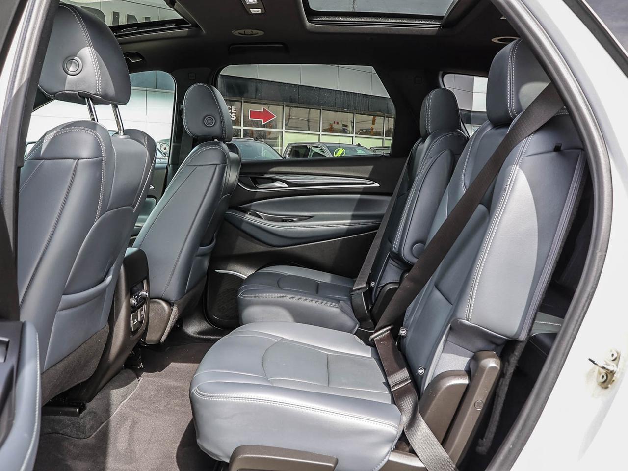 2022 Buick Enclave Essence Photo