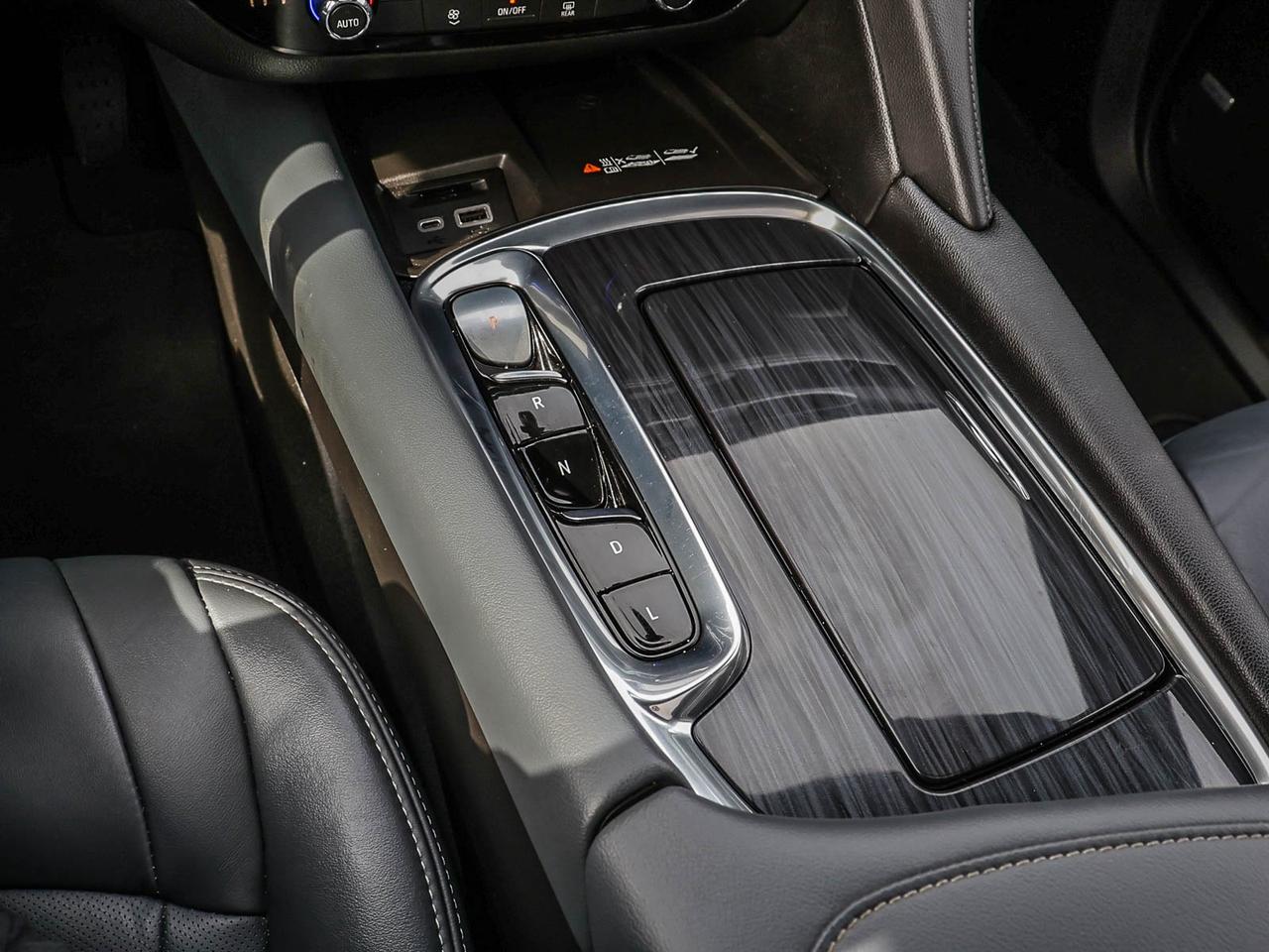 2022 Buick Enclave Essence Photo