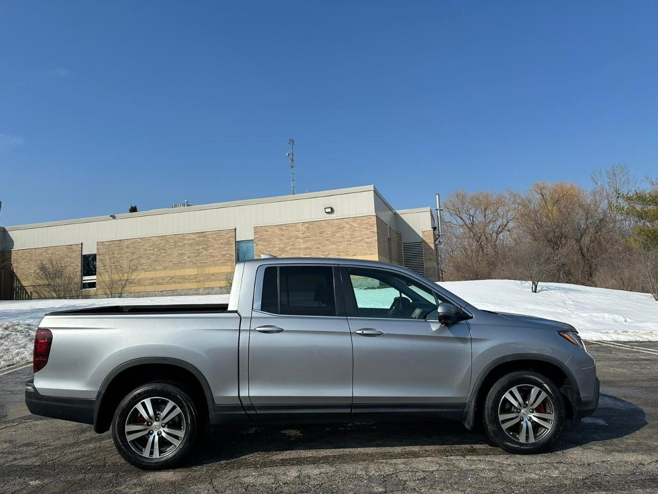 2017 Honda Ridgeline EX-L Photo4
