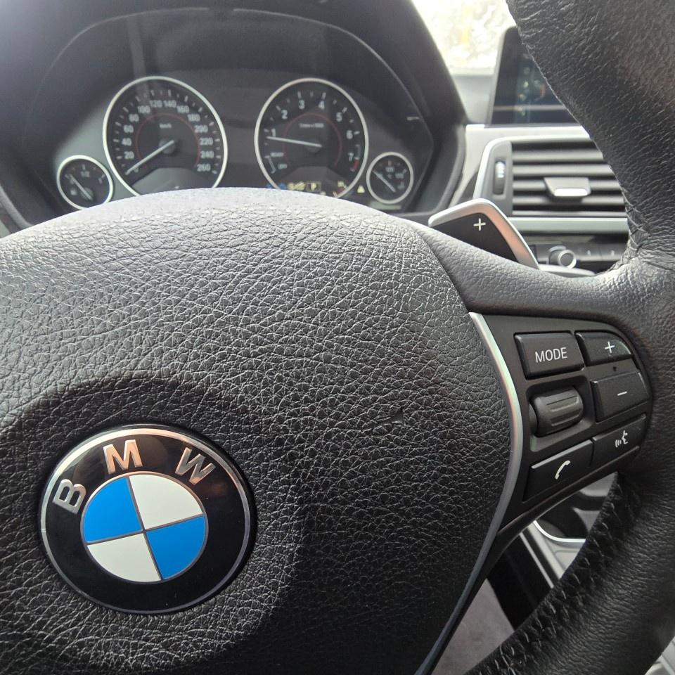 2017 BMW 3 Series 4dr Sdn 330i xDrive AWD Photo