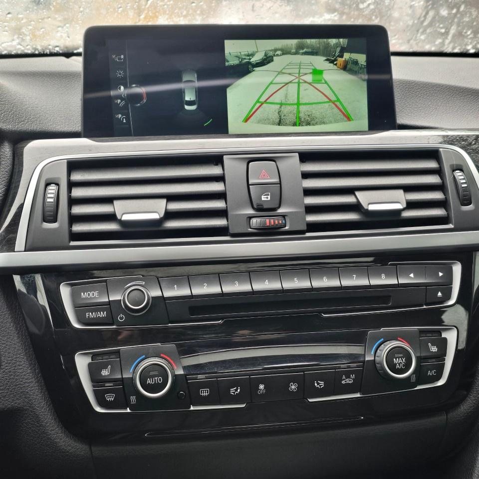 2017 BMW 3 Series 4dr Sdn 330i xDrive AWD Photo