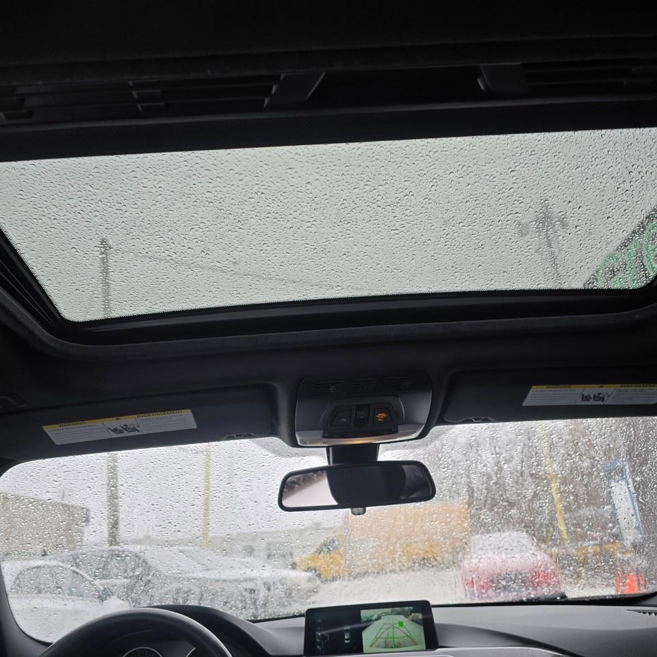 2017 BMW 3 Series 4dr Sdn 330i xDrive AWD Photo