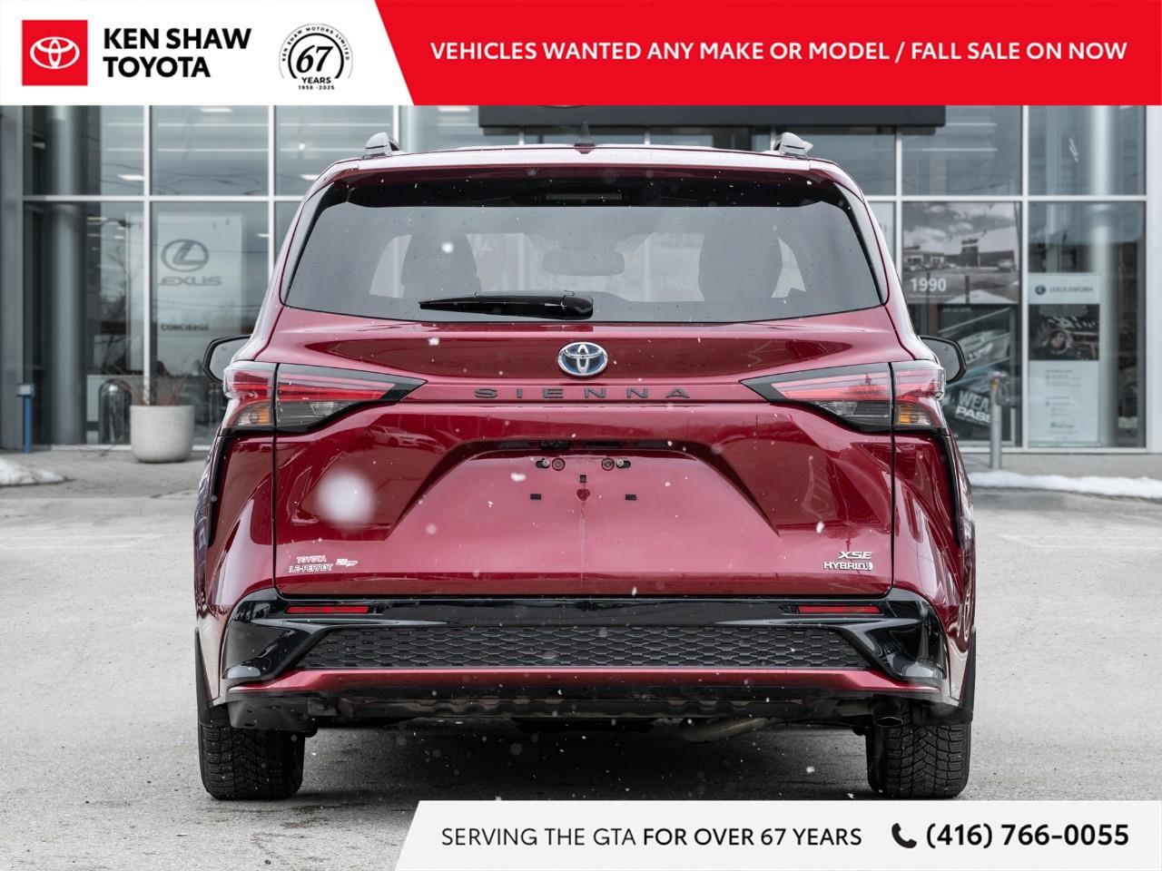 2022 Toyota Sienna XSE 7-Passenger 4dr Front-Wheel Drive Passenger Van Photo