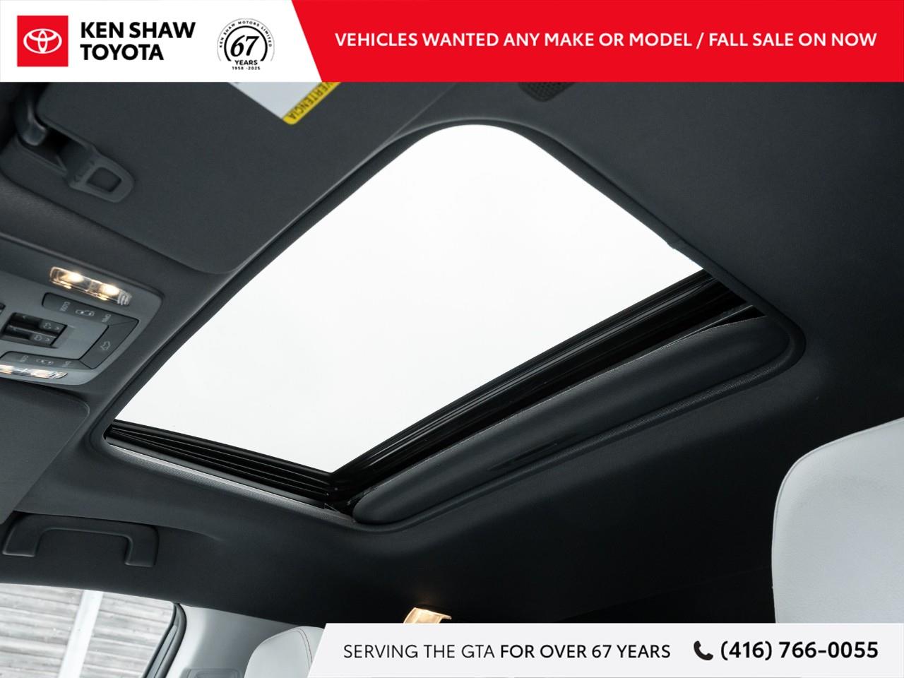 2022 Toyota Sienna XSE 7-Passenger 4dr Front-Wheel Drive Passenger Van Photo