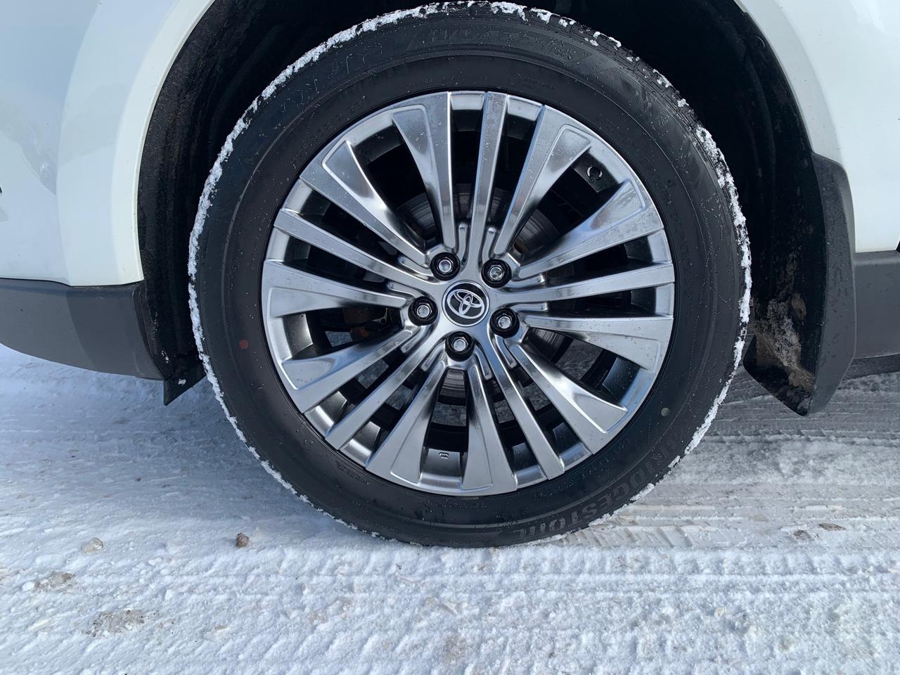 2021 Toyota Venza XLE 4dr All-Wheel Drive Photo