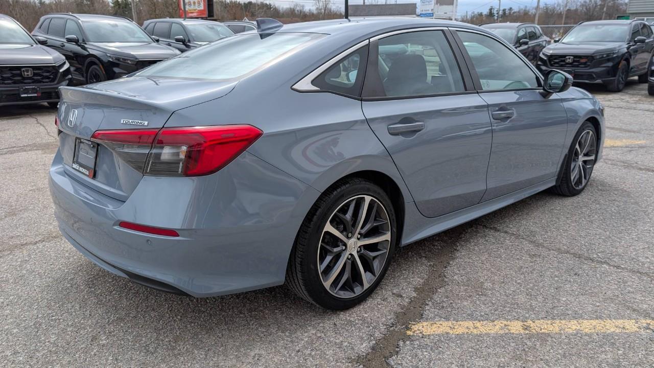 2022 Honda Civic Touring 4dr Sedan Photo4
