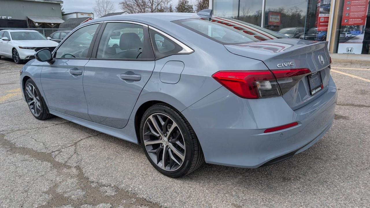 2022 Honda Civic Touring 4dr Sedan Photo2