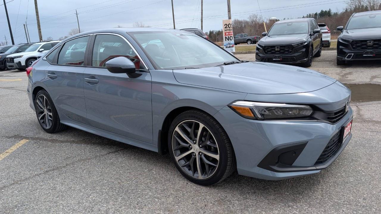 2022 Honda Civic Touring 4dr Sedan Photo