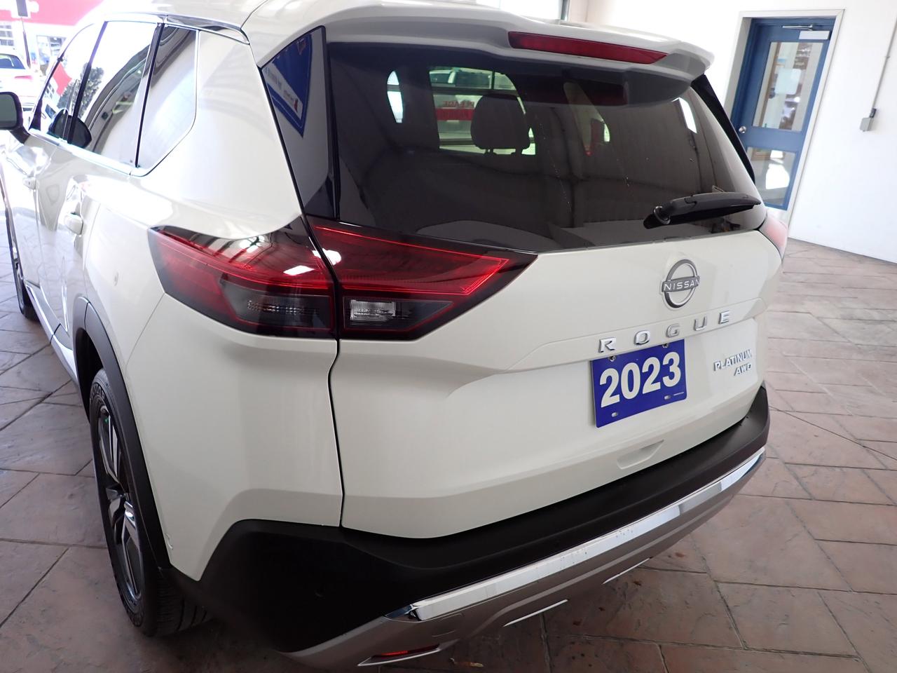 2023 Nissan Rogue Platinum AWD LEATHER NAVI SUNROOF Photo3