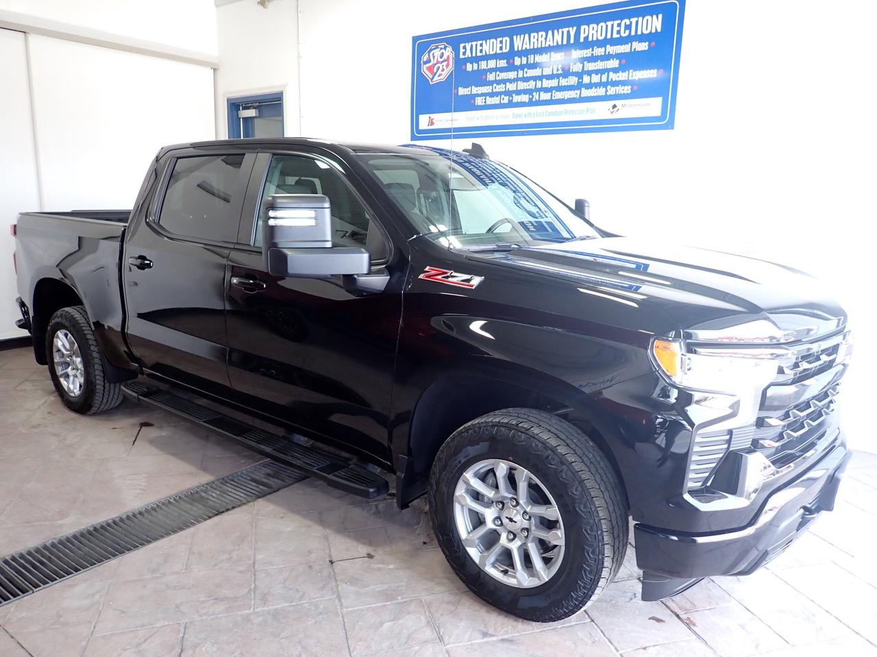 2023 Chevrolet Silverado 1500 RST 4WD Crew Cab Photo