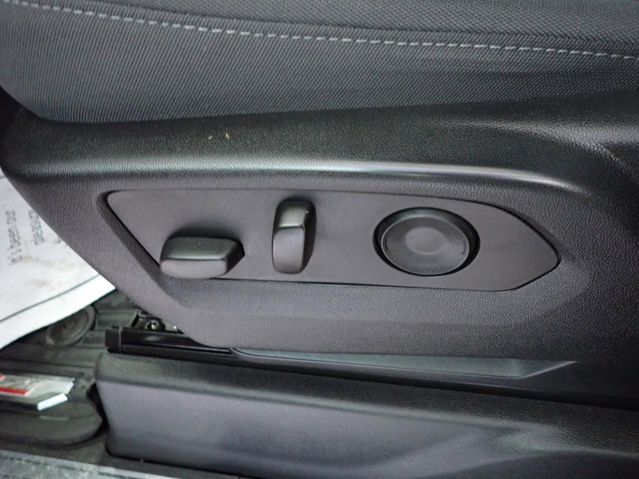 2023 Chevrolet Silverado 1500 RST 4WD Crew Cab Photo