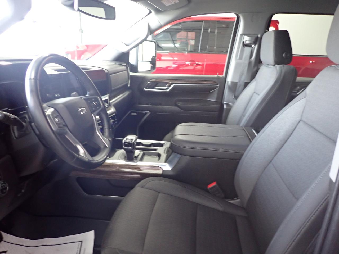 2023 Chevrolet Silverado 1500 RST 4WD Crew Cab Photo