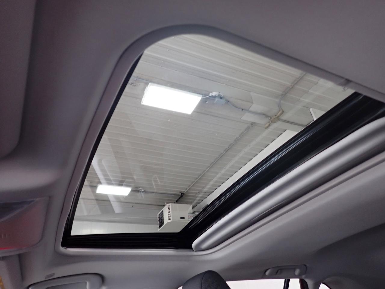 2025 Toyota RAV4 XLE AWD LEATHER SUNROOF Photo